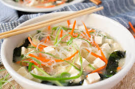sea kelp noodle miso soup with tofu