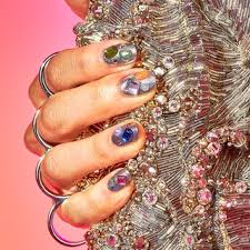 32 short nail designs that prove anyone
