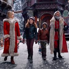 It is a sequel to the 2018 film the christmas chronicles. Watch Netflix S The Christmas Chronicles 2 Trailer Popsugar Entertainment