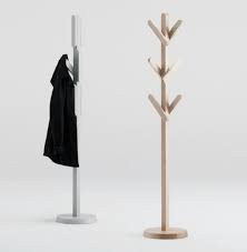 Unikaler garderobenständer aus hellem holz. Kleiderstander Aus Holz Effektvolle Modelle Archzine Net