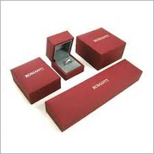 red jewelry packaging box at best
