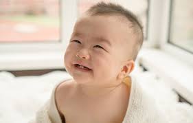 Apabila bayi menunjukkan gejala yang mengkhawatirkan, segera periksakan pada dokter ahli. Umur Berapa Bayi Tumbuh Gigi Ayah Bunda Wajib Tahu Honestdocs