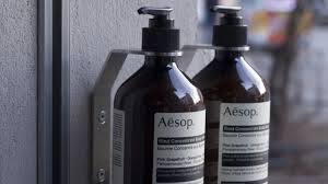 Aesop was a greek fabulist and storyteller credited with a number of fables now collectively known as aesop's fables. Aesop Noch Kosmetik Oder Schon Medizin Stil Sz De