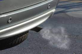 Cách đoán "bệnh" của ô tô qua màu khói thải | AutoMotorVN