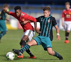Man utd secure elanga on new deal. Man Utd Kid Anthony Elanga 18 Idolised Arsenal Legend Thierry Henry Growing Up And His Dad Was Cameroon World Cup Star