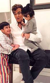 Su hermano menor, tusshar kapoor, es también un actor de bollywood. Meet Ekta Kapoor S Son Ravie Rediff Com Movies