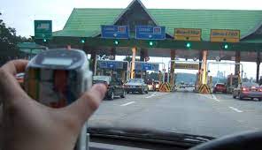 Do i need to use any specific lane at the toll plaza for fastag? How To Use Smarttag Oneduasan