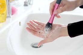 how to clean makeup brushes loepsie
