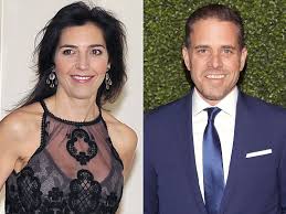 Hunter biden, democratic presidential nominee joe biden's middle child, was at the center of a hunter biden bought a historic estate in wilmington in 1997, where he lived with his wife, young. Beau Biden S Widow Dating His Brother People Com