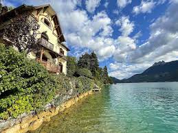 a vendre propriété pieds dans l eau annecy