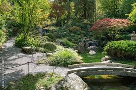 Small But Beautiful Japanese Garden In