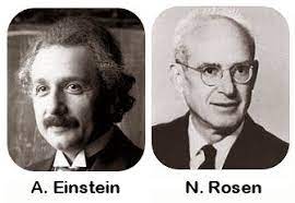 Viaje en el Tiempo: De Einstein-Rosen a Interstellar, Agujeros de Gusano