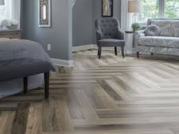 10 Herringbone Wood Floor Design Ideas
