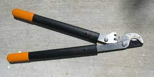 byp vs anvil pruners and loppers