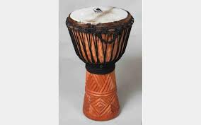 Alat musik tradisional tifa secara umum berasal dari wilayah papua, tepatnya di daerah biak. Mengulas 14 Alat Musik Tradisional Papua Yang Eksotis Dan Terjaga