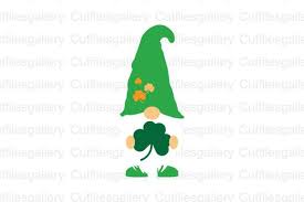 St Patricks Gnome Svg Graphic By Cutfilesgallery Creative Fabrica In 2020 Svg St Patrick Cricut Free