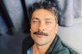 My nose is crooked": Onur Tuna, the actor of "Doctor Milagro", when they  tell him that he is perfect - SHKMGMCNUH