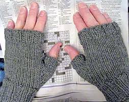 Loom knit easy pattern for fingerless gloves. Ravelry Men S Fingerless Mitts Pattern By Kathy North