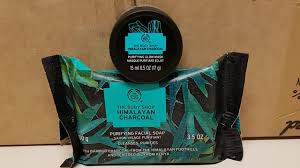 We have found allergens, harmful alcohols, comedogenic components, gluten, silicones, parabens, polyethylene glycol (peg), fungal acne feeding components, synthetic fragrances. The Body Shop Himalayan Charcoal Reviews Purifying Facial Soap And Purifying Glow Face Mask Youtube