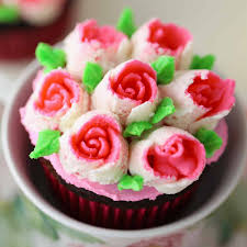 rose cupcakes with russian pastry tips