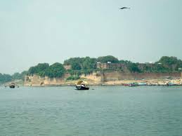 Mughal Fort, Allahabad - Times of India Travel