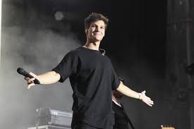 People born on january 21 fall under the zodiac sign of aquarius. Wincent Weiss Nackte Album Promo Tommy Hilfiger Kampagne Bigfm