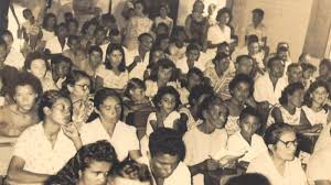 Criticada pelo governo, metodologia Paulo Freire revolucionou povoado no  sertão