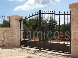 Metal Gates Archis