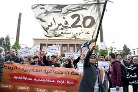 نشطاء حقوقيون يخلدون ذكرى "حركة 20 فبراير" باحتجاج أمام مقر البرلمان