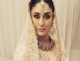 kareena kapoor khan looks like a bridal