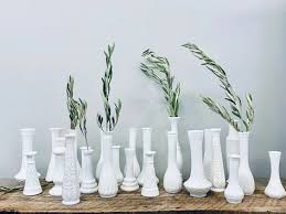 White Fl Bud Vases でシ