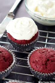 Beet Red Velvet Cupcakes gambar png