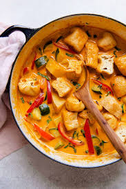 vegetable red curry with tofu puffs