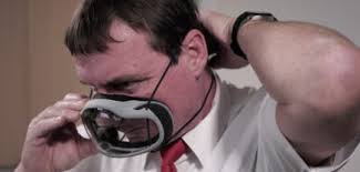 Keine taucherbrille, aber eine maske für gehörlose. Fc Bayern Boss Rummenigge Bringt Umsatzturbo Bei Edera Masken