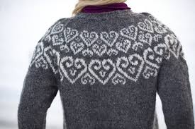 Sweetheart Icelandic Lopapeysa Pattern Knitted Wool Sweater Heart Wool Raglan Ull Lett Lopi