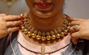 asia gold indian dealers widen