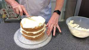 how to ercream a sponge cake ready