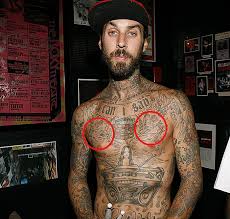 Travis barker is an american musician, producer, businessman, tattoo enthusiast, and drummer compelled to constantly stay busy, barker has taken on many music projects, often simultaneously. Travis Barkers 100 Tattoos Und Ihre Bedeutung Promi Tattoos