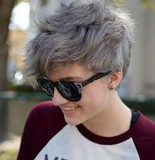 Many women and men are very conscious about their hairstyle especially if there forehead is large. Frisuren 2020 Hochzeitsfrisuren Nageldesign 2020 Kurze Frisuren Short Pixie Haircuts Pixie Haircut Thick Hair Styles