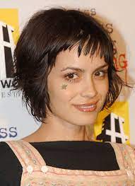 exles of short hair with bangs to