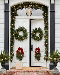 38 pretty christmas door decorations