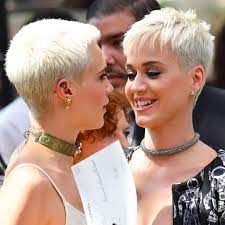 Katy perry has revealed in an interview with byrdie that facing the world without her long hair has meant trying to redefine what beauty means to me.. Katy Perry And Cara Delevingne Look The Same Popsugar Beauty