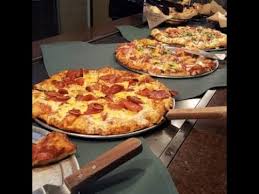 ayce pizza buffet at round table pizza
