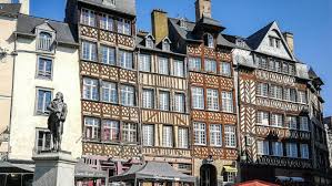 Rennes is a city in the east of brittany in northwestern france at the confluence of the ille and the vilaine. Rennes Nachtleben Auf Bretonische Art