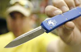 You are walking down an alley and just beat a competing footballclub in a match. Oklahoma Legislature May Rumble Over Switchblade Ban Local News Tulsaworld Com