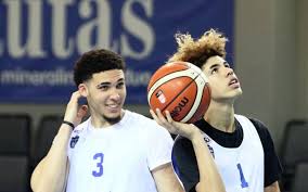 Lamelo lafrance ball (born august 22, 2001) is an american professional basketball player for the charlotte hornets of the national basketball association (nba). Liangelo Und Lamelo Ball Bei Los Angeles Ballers Mit Bemerkenswerter Quote