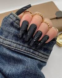 26 chic black matte nail designs are