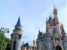 disney vacation cost for a family of
