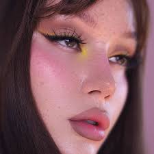 10 yellow eyeshadow looks that are on