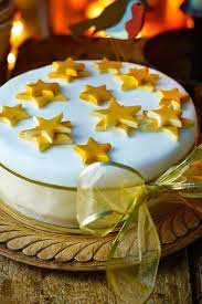 We look for a richly sweet and perfectly spiced christmas this year's best christmas cake is topped with gold fondant stars, snowflakes and a dusting of shimmering edible glitter. Best Christmas Cake Recipes